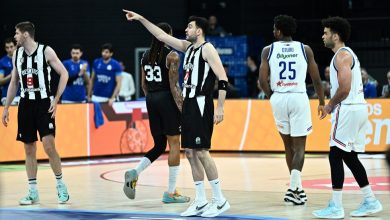 Türkiye Sigorta Basketbol Süper Lig'de erteleme ve sezonun son maçında Beşiktaş Fibabanka, Anadolu Efes'e deplasmanda 90-87 mağlup oldu