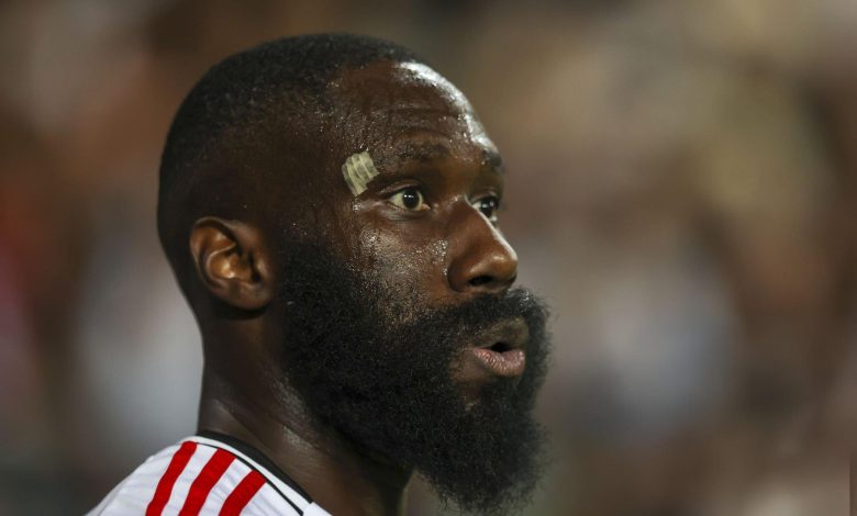Arthur Masuaku'dan Beşiktaş'a veda! 1 Beşiktaş'ın sol beki Arthur Masuaku, 30 Haziran'da bitecek sözleşmesini yenilemeyecek. Tecrübeli futbolcuyla ilgilenen kulüplerden biri de Galatasaray