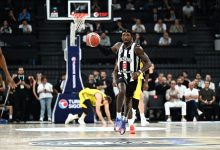 Beşiktaş Fibabanka, Basketbol Süper Ligi finalinde ilk iki maçında deplasmanda kaybettiği Fenerbahçe Beko'yu bu kez kendi evinde 98-77 yendi