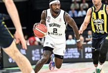 Türkiye Basketbol Süper Ligi Play-Off Final serisi 4. maçında Beşiktaş Fibabanka, ağırladığı Fenerbahçe Beko'ya 91-87 yenilerek seride 3-1 geriye düştü