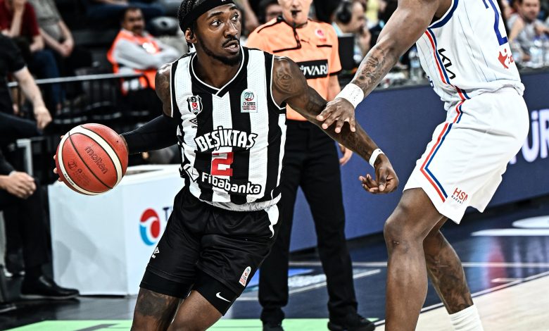 Beşiktaş Fibabanka seriyi eşitledi 1 NationalTurk yorumcusu Ufuk Akyüz Anadolu Efes - Beşiktaş Fibabanka eşleşmesindeki 4. randevuyu kaleme aldı