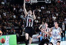 Beşiktaş Fibabanka, play-off yarı final ilk karşılaşmasında evinde Anadolu Efes'e yenilerek avantajı rakibine verdi