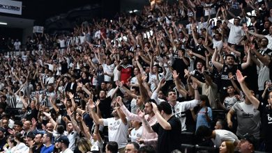 Basketbol Süper Ligi yarı final ikinci maçında Beşiktaş Fibabanka, Anadolu Efes'i 97-70 yenerek seride durumu 1-1'e getirdi