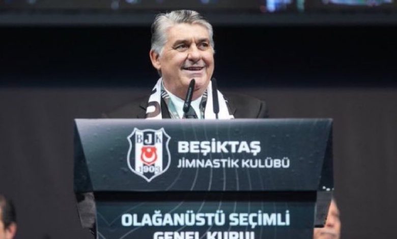 Serdal Adalı'nın dolu minibüs kongresi! 1 Beşiktaş'ta Serdal Adalı'nın gayrimenkullerle ilgili Olağanüstü Genel Kurul Çağrısı’nın 3 bin 500 kişilik salonda düzenlemesine üyeler tepki gösterdi