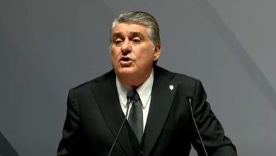 Beşiktaş Başkanı Serdal Adalı, Dikilitaş Projesi için destek istedi. Taraftar yanıt verdi: Sat kombineleri ödeyelim