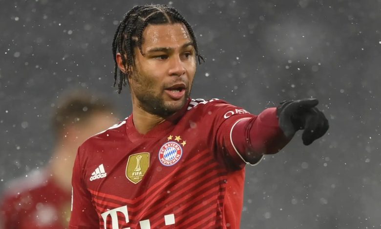 Serge Gnabry'de Beşiktaş, rakiplerinin önünde! 1 Beşiktaş, menajeri 2 gündür İstanbul'da bulunan Serge Gnabry'ye 3 milyon Euro önerdi. Deneyimli kanat oyuncusuna Fenerbahçe ve Galatasaray da talip