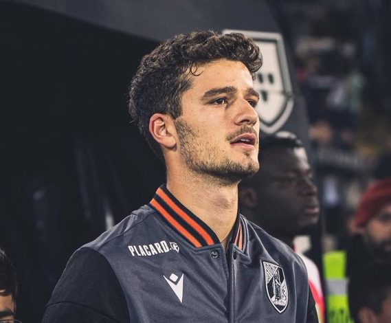Beşiktaş'a mutlaka Portekizli! Tomas Handel 1 Beşiktaş, Portekiz pazarında ısrar etmeye devam ediyor. Son aday ise Vitoria Guimaraes'ten Tomas Handel