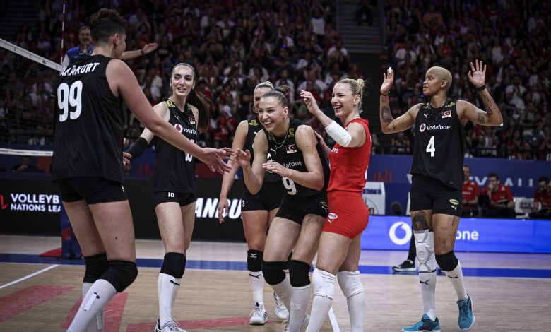Filenin Sultanları, A Milli Kadın Voleybol Takımımız, Güney Kore'yi 3-0 yenerek FIVB Voleybol Milletler Ligi'nde yedide yedi yaptı