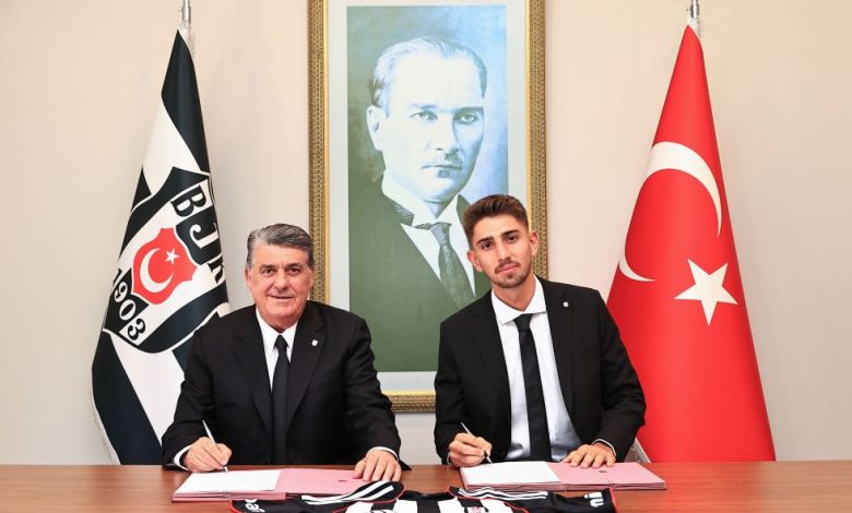 Beşiktaş, Demir Ege Tıknaz'ın sözleşmesini 2027-28 sezonu sonuna kadar uzattı. Fahri Kerem Ay da idmanlarda coşarken Elan Ricardo ortada yok
