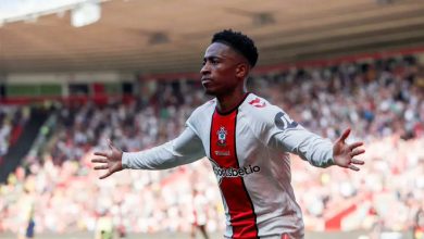 Beşiktaş'ın sağ bek için anlaştığı ve pazartesi İstanbul'da olacağı açıklanan Kyle Walker-Peters’ın gelişi bir kez daha ertelendi