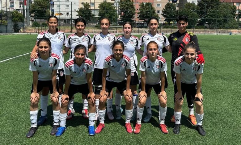 Beşiktaş'ta altyapı çöküyor 1 Beşiktaş'ta Serdal Adalı yönetimi Kız Futbol Takımları’ndan U-13 ve U-15 kategorileri ekonomik sebepler gerekçe gösterilerek kapattı