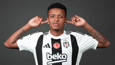 Keny Arroyo, sosyal medyadan Cruzeiro'nun teklifini kabul etmeyen Beşiktaş'ı hedef alan paylaşımlar yapmayı sürdürüyor