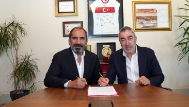 Beşiktaş'ın eski oyuncusu, teknik direktörü ve son olarak genel koordinatörü Samet Aybaba, Genç Millî Takımlar Teknik Koordinatörlüğü görevine getirildi