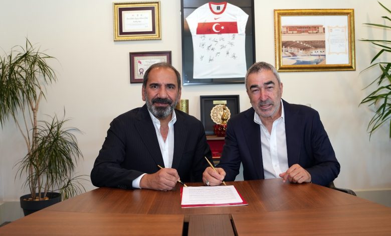 Beşiktaş'ın eski oyuncusu, teknik direktörü ve son olarak genel koordinatörü Samet Aybaba, Genç Millî Takımlar Teknik Koordinatörlüğü görevine getirildi