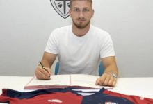 Beşiktaş'tan ayrılan genç yetenek Semih Kılıçsoy, Cagliari ile resmi sözleşmeye imza atarken siyah-beyazlılara veda mesajı yayınladı