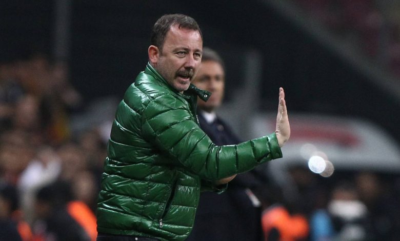 Beşiktaş'ı 2020-21'de çalıştıran Sergen Yalçın, Alanyaspor deplasmanında takımın başında olacak