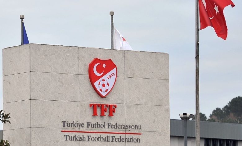 Süper Lig'e Avrupa kupaları ertelemesi 1 Türkiye Futbol Federasyonu, Avrupa kupaları nedeniyle Fenerbahçe, Beşiktaş ve Başakşehir'in ilk hafta maçlarını erteledi