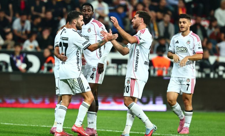 Beşiktaş Teknik Direktörü Sergen Yalçın, "Bizim biliyorsunuz +2'de kontenjan genç oyuncumuz yok. Sağ olsun scout ekibi çok güzel çalışmış aylardır" dedi