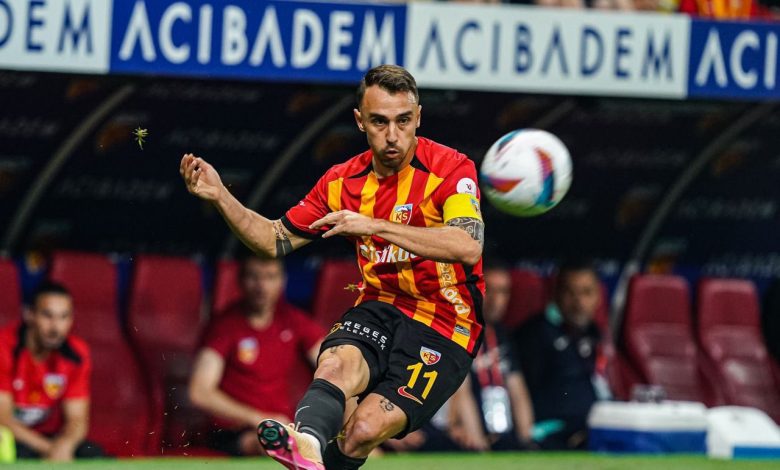 Gökhan Sazdağı, Beşiktaş'ta 1 Beşiktaş, Cengiz Ünder'i Fenerbahçe'den kiralamasının ardından Kayserispor'dan Gökhan Sazdağı'nı transfer etti