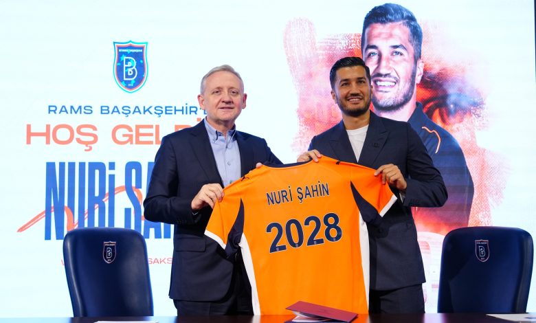 Nuri Şahin, Başakşehir'e imza attı 1 Sezon başında Beşiktaş'ın teknik direktör adayları arasında yer alan Nuri Şahin, Başakşehir'in resmen başına geçti