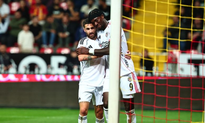Trendyol Süper Lig erteleme maçında Beşiktaş, Kayserispor deplasmanında 4-0 kazanırken Rafa Silva hat-trick yaptı