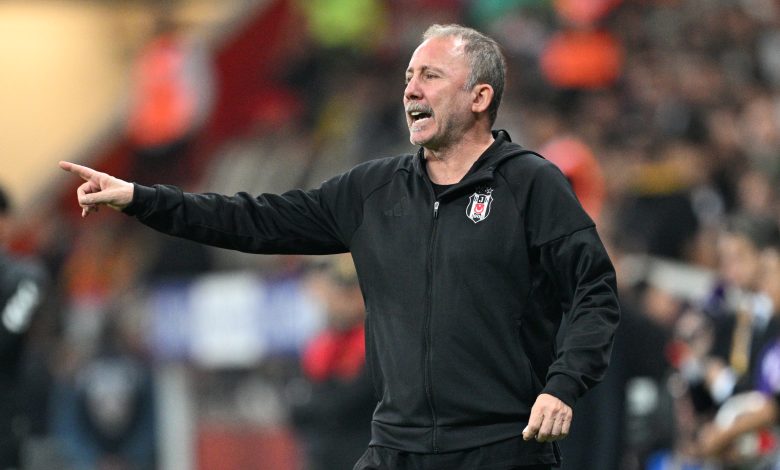 Beşiktaş Teknik Direktörü Sergen Yalçın, 4 Ekim'deki Galatasaray derbisiyle ilgili olarak, "Hazırlanacağız hocam, derbi mücadelesi, belli olmaz" dedi