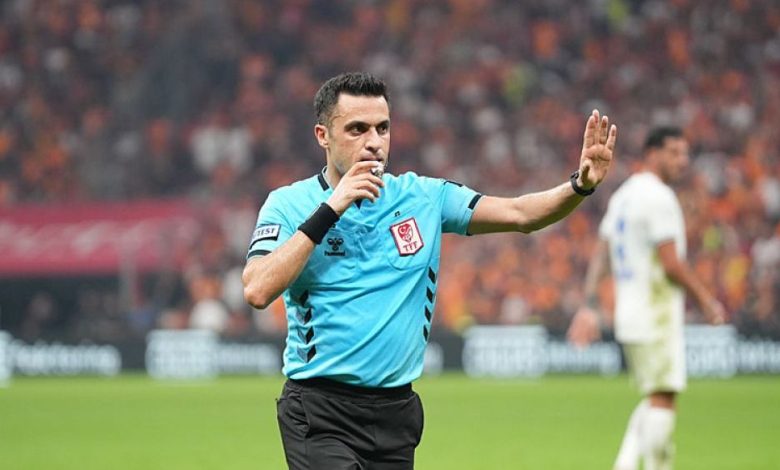 Beşiktaş-Fenerbahçe derbisine sürpriz hakem 1 Trendyol Süper Lig'de Beşiktaş-Fenerbahçe maçına daha önce derbi yönetmeyen Ali Yılmaz atandı