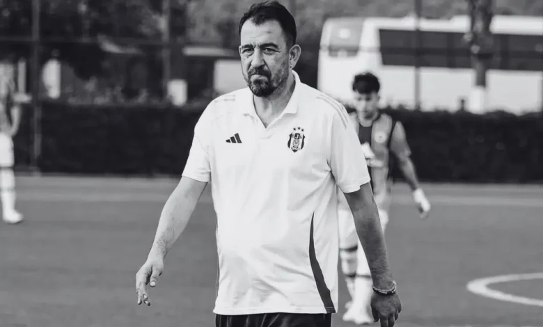 Beşiktaş U-17 Akademi Takımı Teknik Sorumlusu ve kulübün eski futbolcularından Hikmet Çapanoğlu, geçirdiği kalp krizi sonucu yaşamını yitirdi.