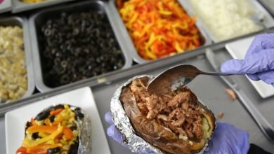 Almanya'dan tatile gelen Böcek ailesinin iki çocuğu, Ortaköy'de yedikleri kumpir ve midye dolma sonrası hayatını kaybetti