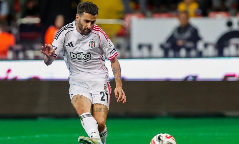 Beşiktaş’ta hızla itibarsızlaştırılan Rafa Silva’nın Benfica’ya gideceği haberleri çıkarken yerine 1 gollü Ademola Lookman pazarlanmaya başladı