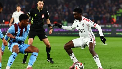 Beşiktaş’dan Trabzon'a ikram 4 Trendyol Süper Lig’de Beşiktaş, 10 maçtır kaybetmeyen Trabzonspor ile 3-1 öne geçtiği maçta 3-3 berabere kaldı