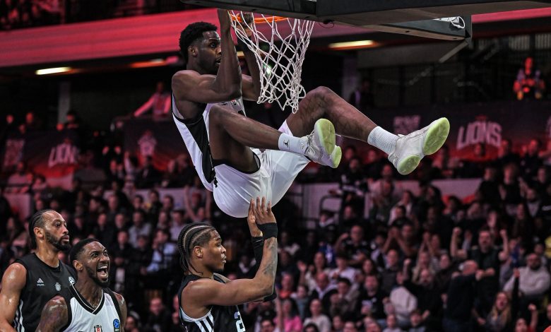 Beşiktaş'a basketbolda nazar değdi 1 Beşiktaş Erkek Basketbol Takımı, EuroCup B Grubu’nda London Lions deplasmanında ikinci uzatmada maçı kaybetti