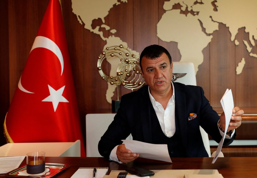 Timur Soykan'dan Muhsin Bayrak yazısı 3 Pek çok kişi Muhsin Bayrak’ın bir oligarkın emanetçisi olabileceğini düşündü