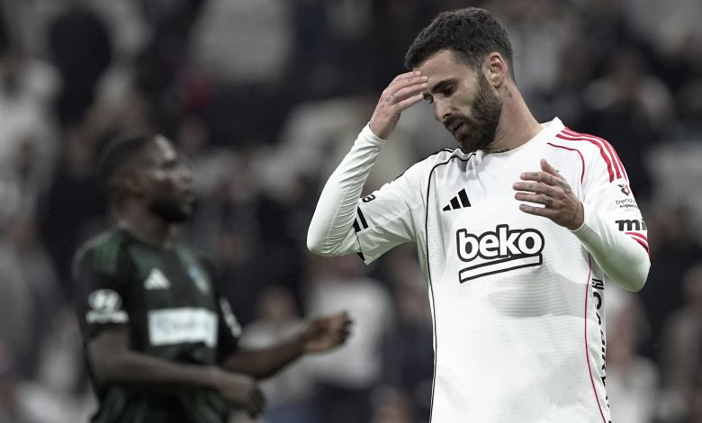 Rafa Silva’ya ülkesinden sert sözler 1 Record TV’nin yorumcularından Bernardo Ribeiro, Beşiktaş’ta uzun süredir oynamayan Rafa Silva’yı profesyonel olmamakla suçladı