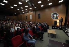 Beşiktaş Kulübü Başkanı Serdal Adalı, BJK-Kabataş Vakfı Okulları Çamlıca Kampüsü’nde düzenlenen yeni yıl töreninde öğrenci, öğretmen ve idarecilerle bir araya geldi.