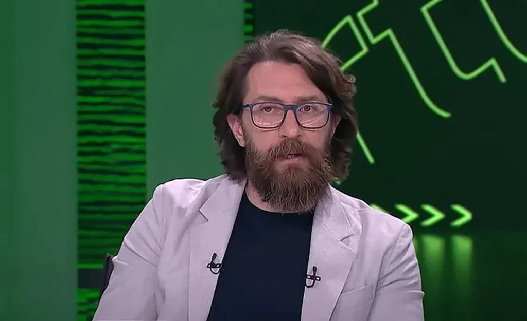 Erman Özgür ile ilgili tüm haberler Besiktas Postası'nda Erman Özgür haberleri, gelişmeleri ve Erman Özgür fotoğrafları yer alıyor.