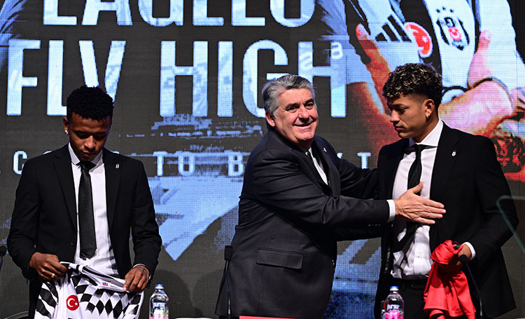 İlk transfer döneminde eğer Elan Ricardo‘yla Keny Arroyo gibi iki tane hiç iş yapmayan adamı alıp orayı es geçersen bugün tarafta sabredin diyemezsin.