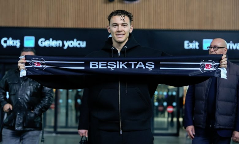 Beşiktaş'ın Inter'den transfer ettiği Arnavut oyun kurucu Kristjan Asllani, imza atmak için İstanbul'a geldi