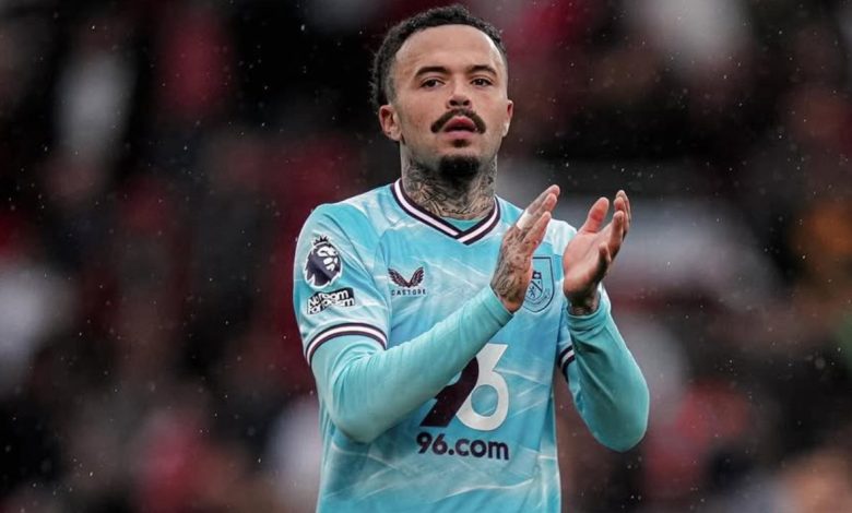 Beşiktaş sol bekini İngiltere'de buldu 1 David Jurasek ile yollarını ayıran Beşiktaş sol bek için İngiltere Premier Lig'de Burnley forması giyen Quilindschy Hartman ile temasta