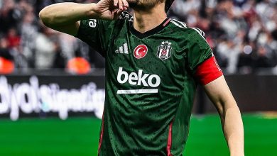 Necip Uysal futbolu bıraktı 5 Beşiktaş'ın önce kaptanlığını elinden aldığı ardından kadro dışı bıraktığı Necip Uysal kramponlarını asma kararı aldı