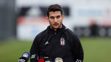 Beşiktaş'ın önce kaptanlığını elinden aldığı ardından kadro dışı bıraktığı Necip Uysal kramponlarını asma kararı aldı