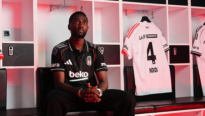 Beşiktaşlı futbolcu Wilfred Ndidi'nin babası Sunday Ndidi, geçirdiği trafik kazasında hayatını kaybetti