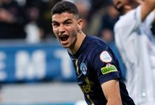 Beşiktaş'ın, Aston Villa'dan transfer ettiği stoper Yasin Özcan, akşam saat 20.40'da İstanbul'da olacak