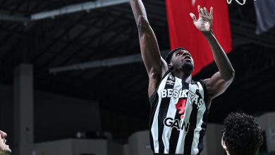 Ziraat Bankası Türkiye Kupası Çeyrek Finali'nde Beşiktaş Gain, Bursa'da konuk olduğu Tofaş'ı ikinci yarıdaki oyunuyla devirdi