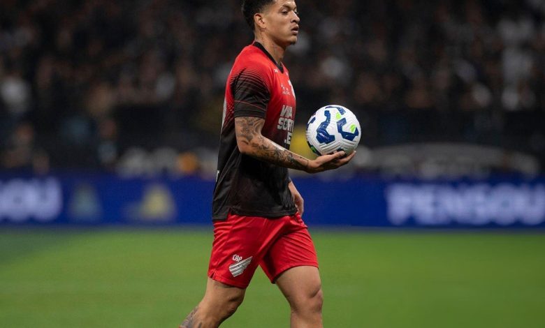 Beşiktaş'tan Deportes Tolima takımına kiralanan Elan Ricardo son maçta dizinden sakatlanarak sezonu kapattı