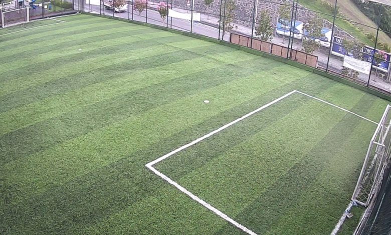 Beşiktaş Akatlar Spor Kulübü için yıkım iddiası 1 Zekeriya Say, Beşiktaş Akatlar Spor Kulübü tesislerinin yıkılmak istendiğini belirtti. Say, tesiste eğitim gören öğrencilerin mağdur edileceğini söyledi.