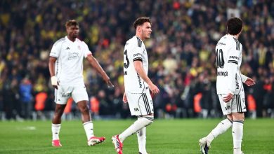 Beşiktaş derbide kayıp 4 Fenerbahçe’ye deplasmanda 1-0 kaybeden Beşiktaş, bu sezon Süper Lig’de Galatasaray ve Fenerbahçe karşısında galibiyet elde edemedi.