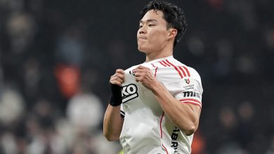 Beşiktaşlı Oh'u utandıran hediye! 7 Beşiktaş'a gelmesinin ardından kısa sürede sempati toplayan Güney Koreli forvet Oh'a pırlanta kolye hediye edildi