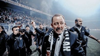 Galatasaray'ın Kocaelispor karşısında yaşadığı son puan kaybının ardından Beşiktaşlı taraftarlar, Sergen Yalçın'ın performansını masaya yatırdı