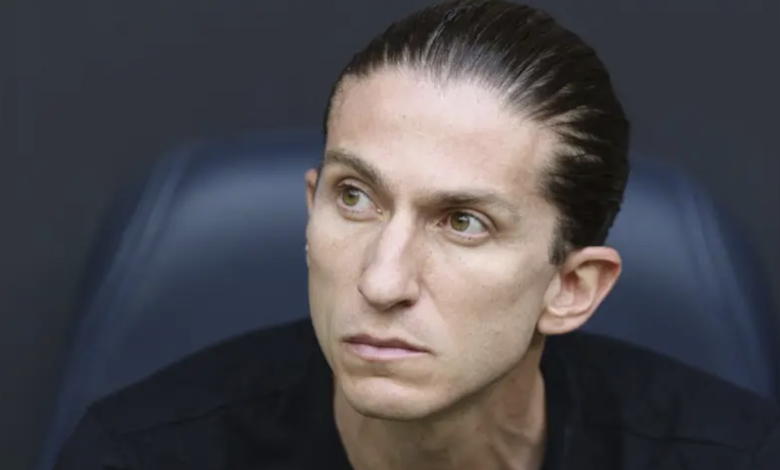 Önder Özen ve Murat Kılıç Filipe Luis'i almak için Portekiz'e gittiler. 1 Beşiktaş yeni teknik direktörü için artık geri sayımda. Siyah-beyazlıların asbaşkanı Murat Kılıç ile futbol direktörü Önder Özen Filipe Luis'i almak için Portekiz'e gittiler.